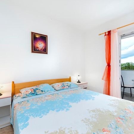Luna Tsuki Two Aparthotel Rovinj Exterior photo