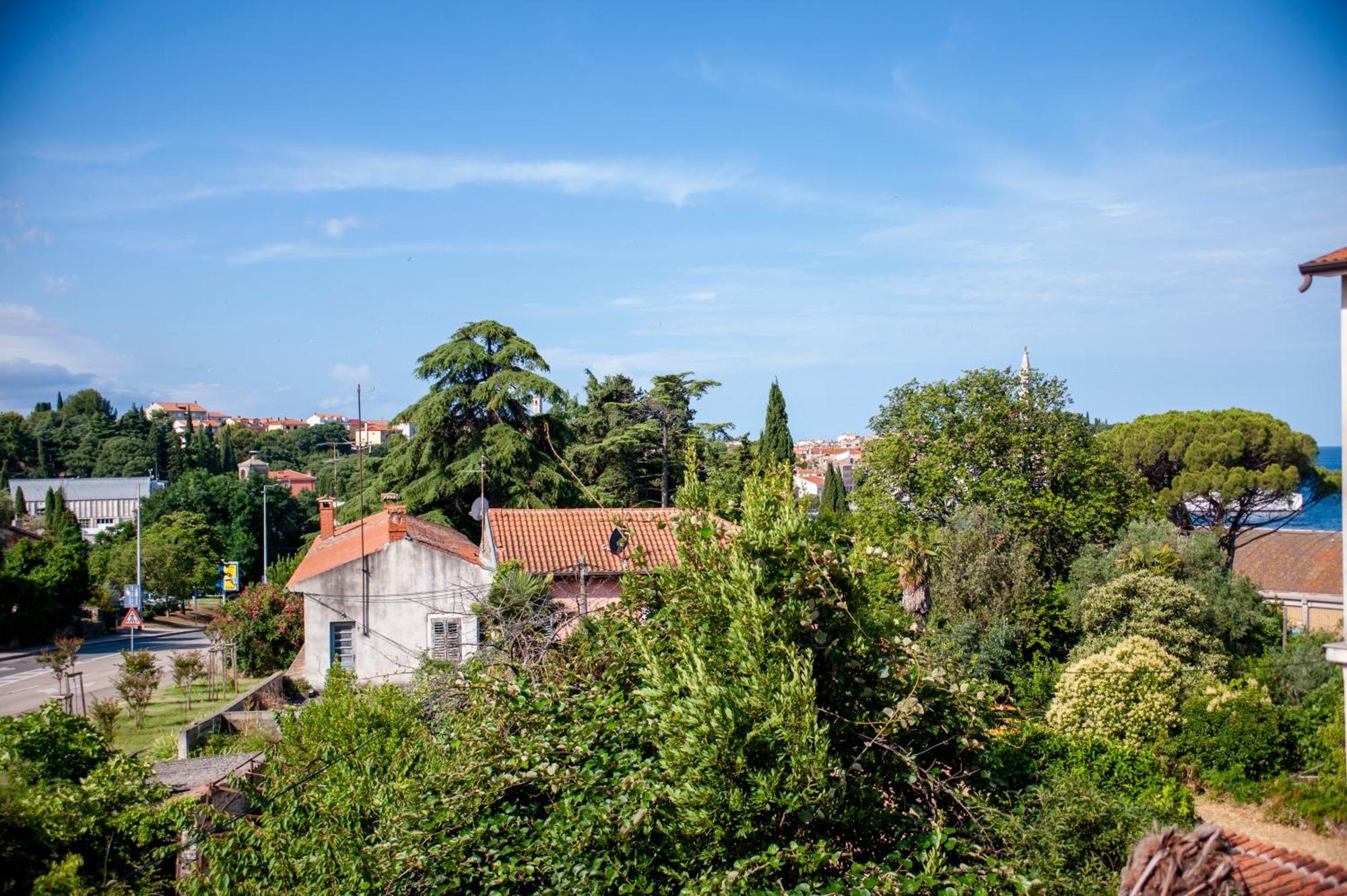 Luna Tsuki Two Aparthotel Rovinj Exterior photo
